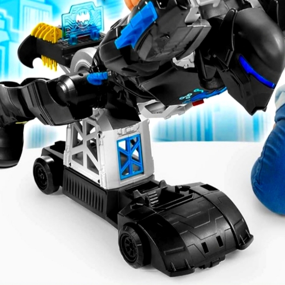 NEW $130 to $170 GIANT BATMAN ROBOT REMOTE TALKING SHOOTING+BATCAR - Picture 10 of 13